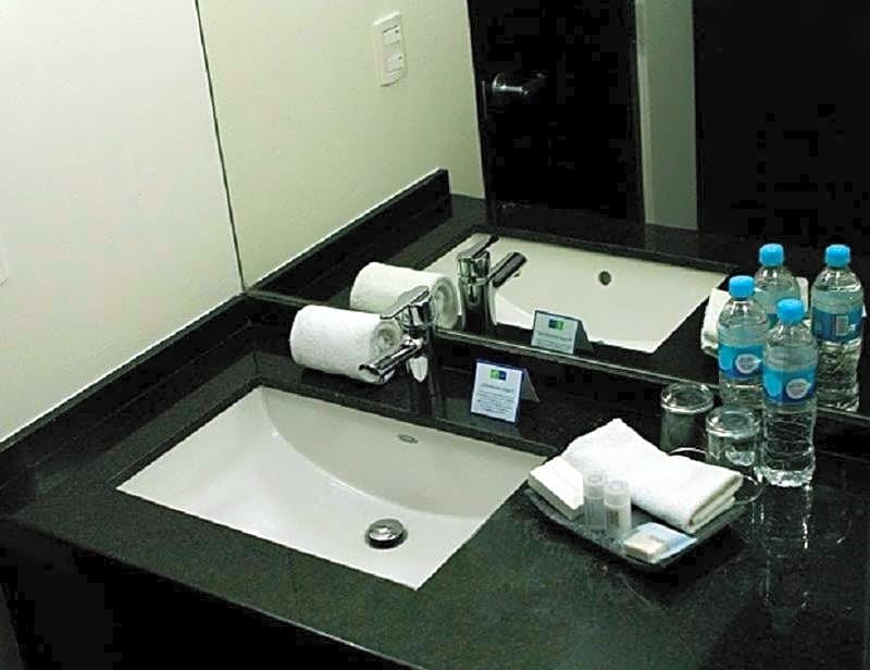 Holiday Inn Express Toluca Galerias Metepec By IHG