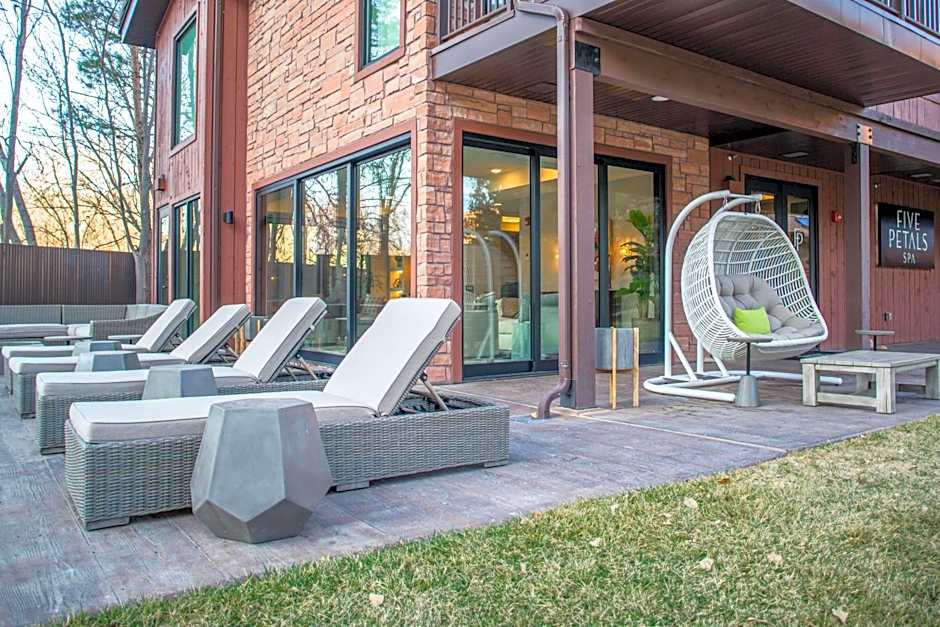 Cliffrose Springdale, Curio Collection by Hilton