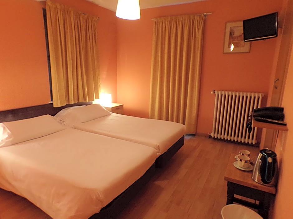 Hotel Roc de St Miquel & Apartment