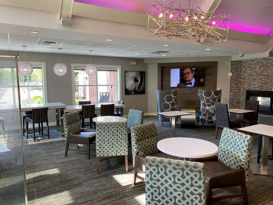 Worthington Suites – Columbus, OH