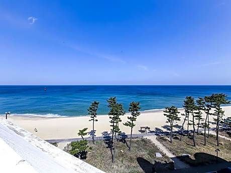 Family Triple Room with Sea View