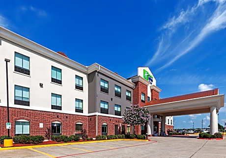 Holiday Inn Express & Suites Sealy By IHG