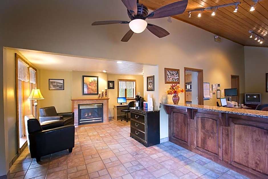 Glenwood Springs Cedar Lodge