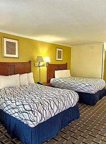 Two Queen Beds - Non-Smoking