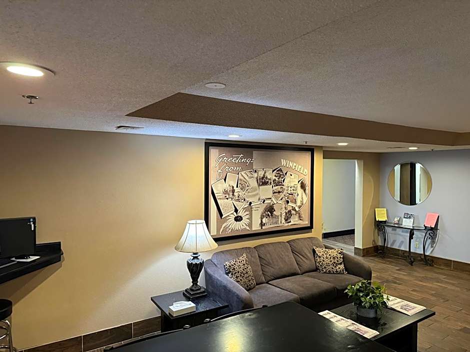 Super 8 by Wyndham Winfield-Quail Ridge Area