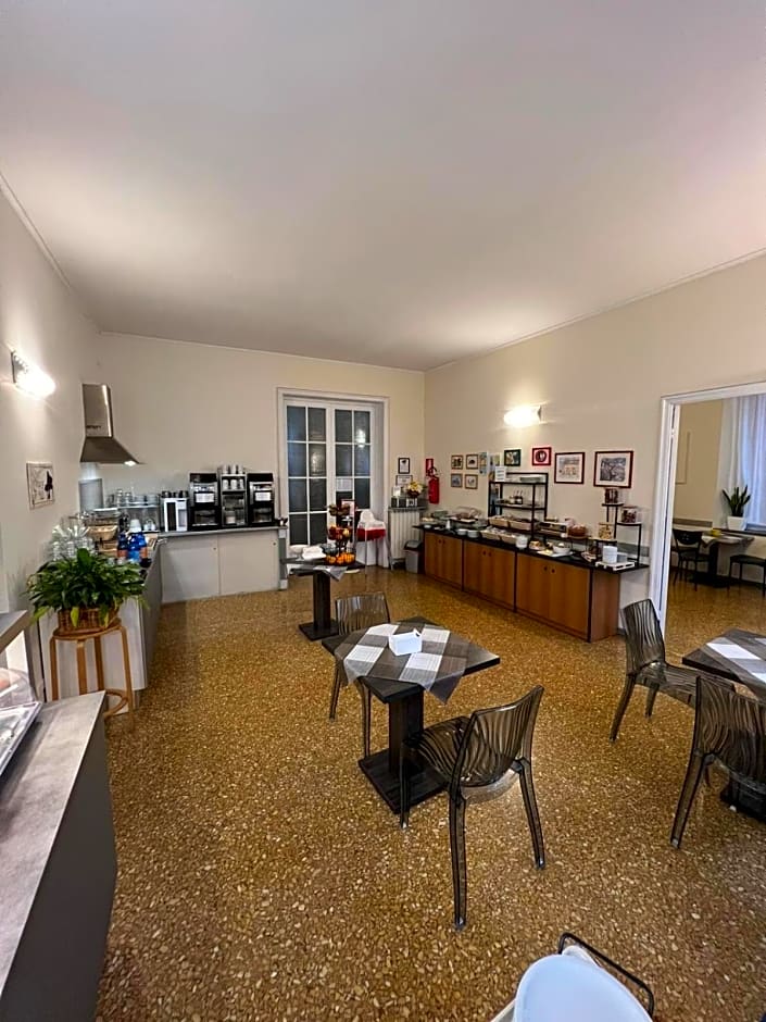 Hotel Cairoli