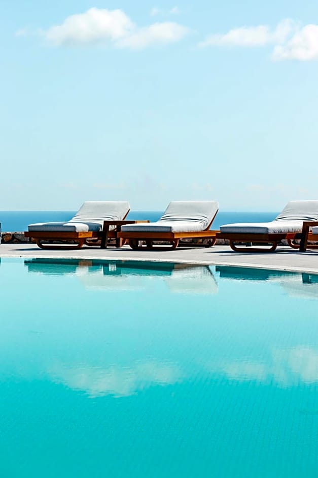 Astro Palace Hotel & Suites