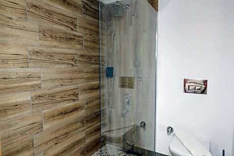 Family Room with Garden View