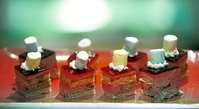 Lijiang Waterfall Hotel