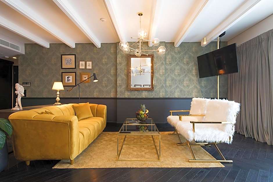  Skylark, Aluma Hotel & Resort