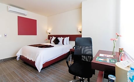 Standard Queen Room