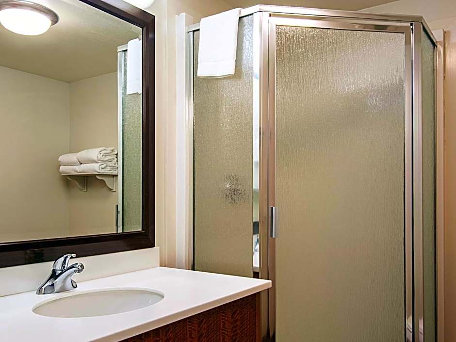 La Quinta Inn & Suites by Wyndham Vancouver Airport