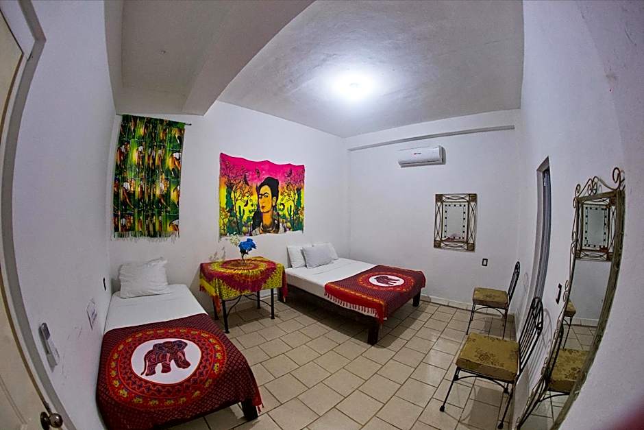 Alexandross Hostel