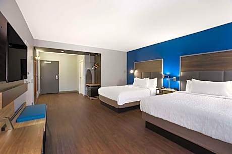 Queen Room with Two Queen Beds - Hearing Access