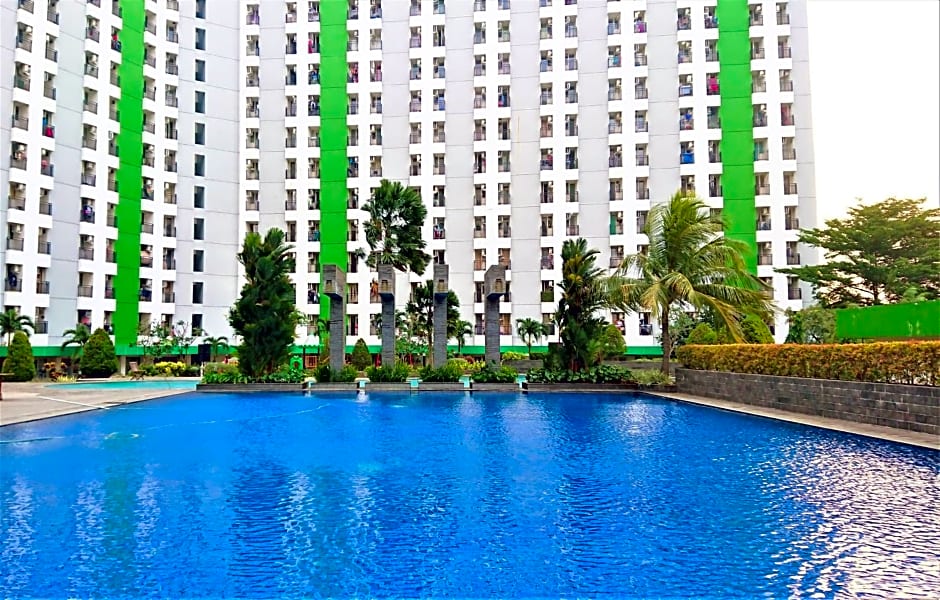Apartment Green Lake View Ciputat by Celebrity Room