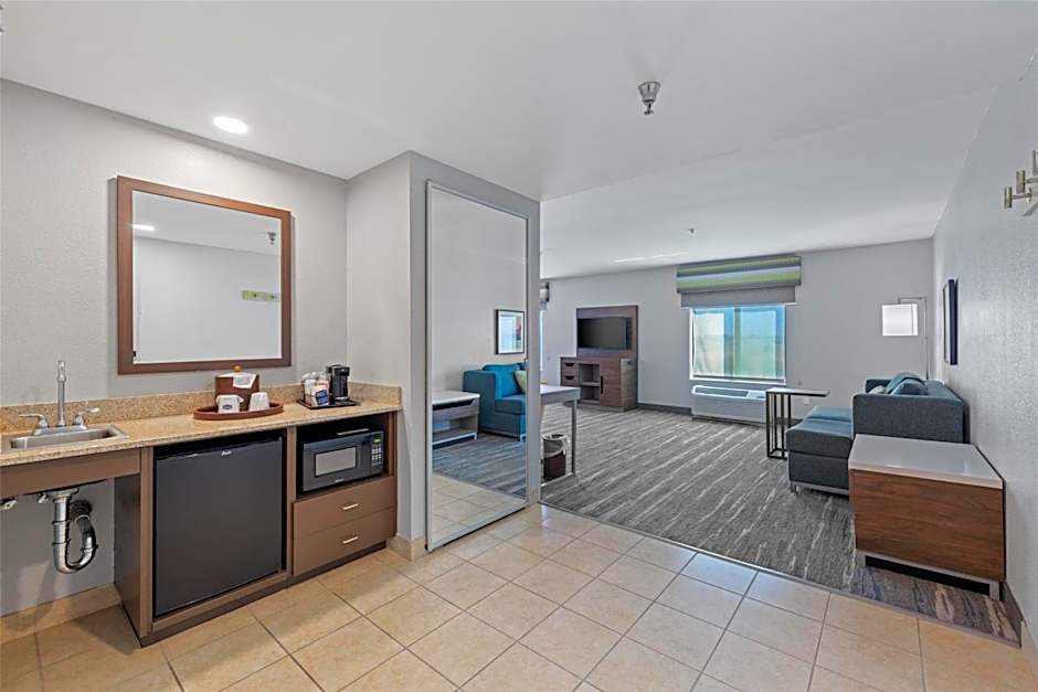 Hampton Inn By Hilton And Suites Madera