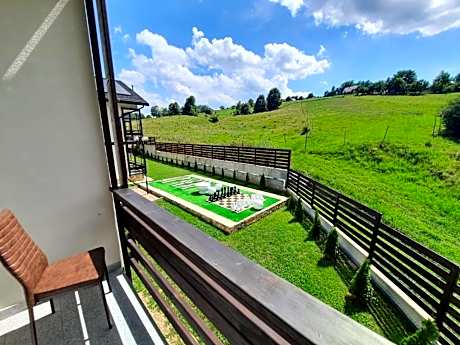 Deluxe Room (2 Adults + 1 Child)