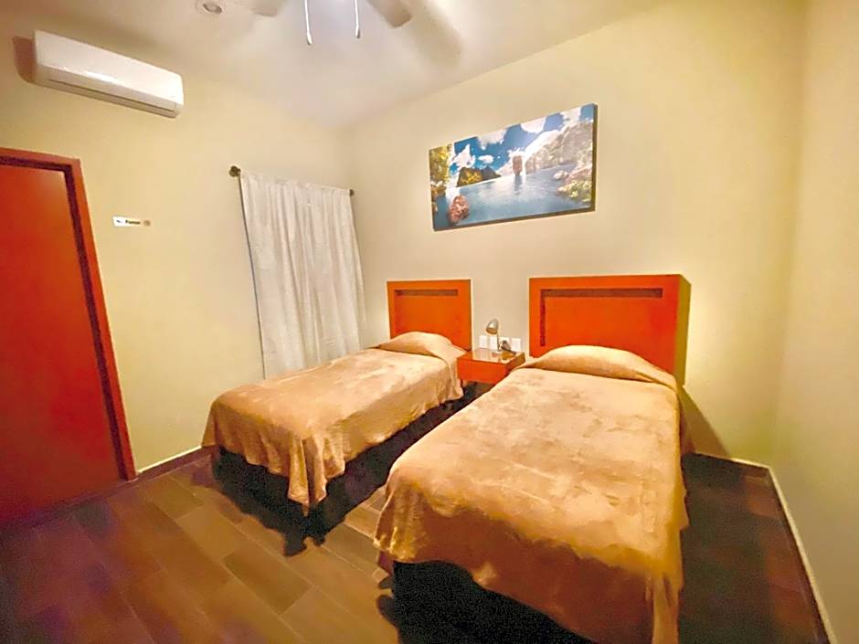 La Lola Hotel & Suites