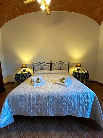 One-Bedroom Apartment with Garden