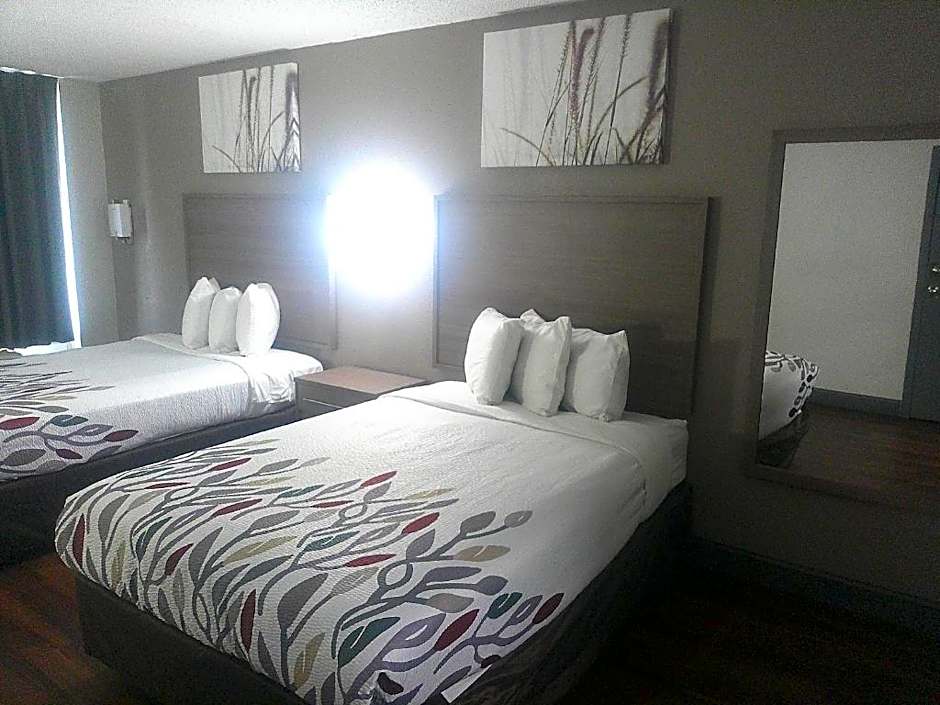 Red Roof Inn Richmond | HomeTowne Studios Richmond