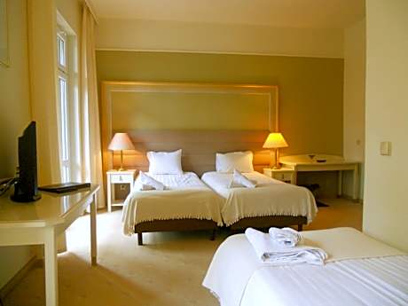 Triple Room with Private Bathroom