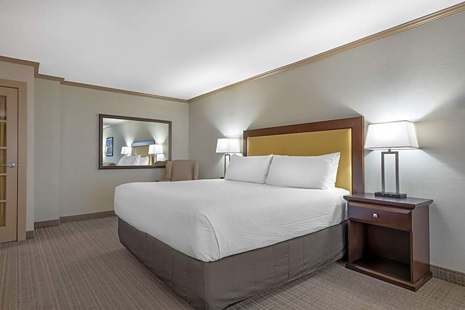 Best Western Plus Port O'Call Hotel