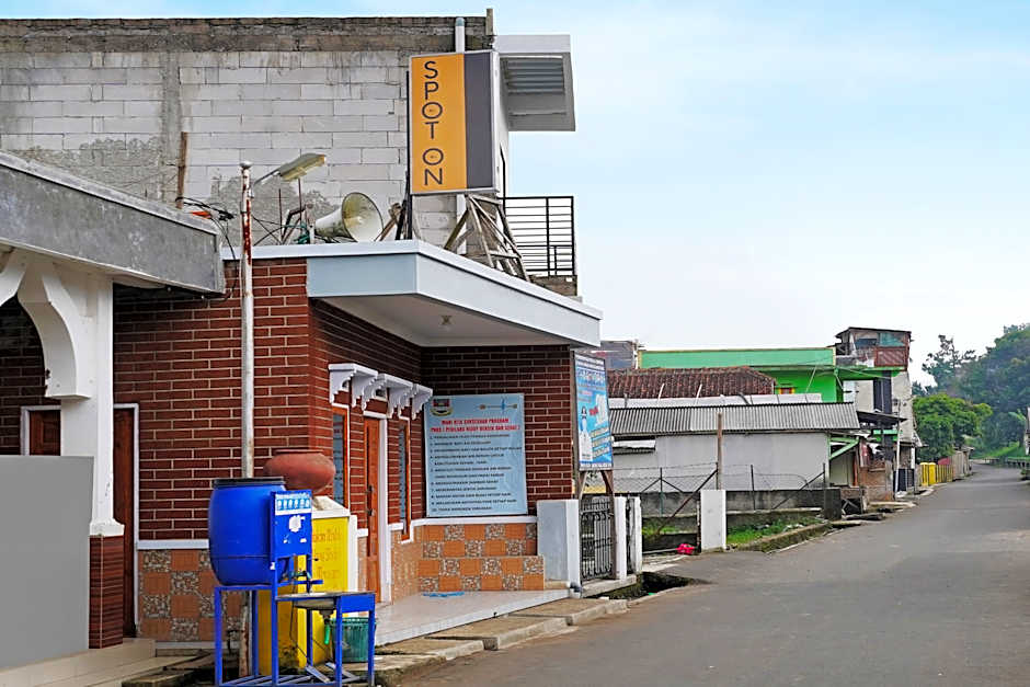 OYO 91014 Eco Tourism Desa Cibodas Areng 2 Syariah