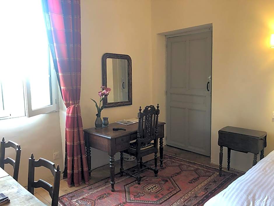 Ancien hôtel aux moines Pierrefitte St Lo
