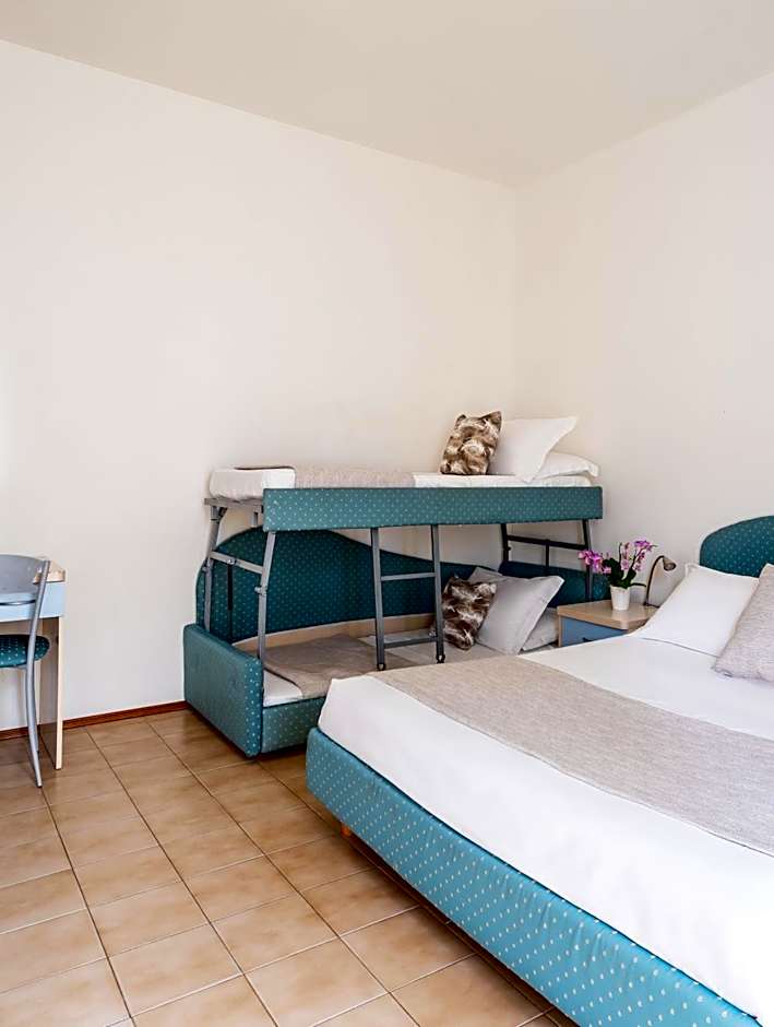 Hotel Embassy