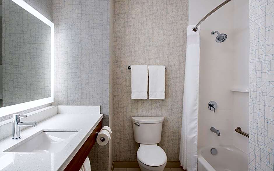 Holiday Inn Express Kelowna - East By IHG