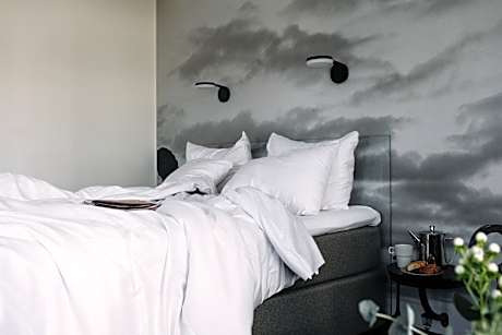 Standard Room, 1 Queen Bed (bed size - 160 cm)