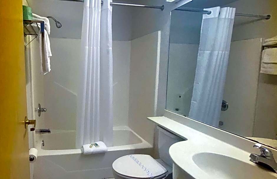 Motel 6 McAlester OK - South