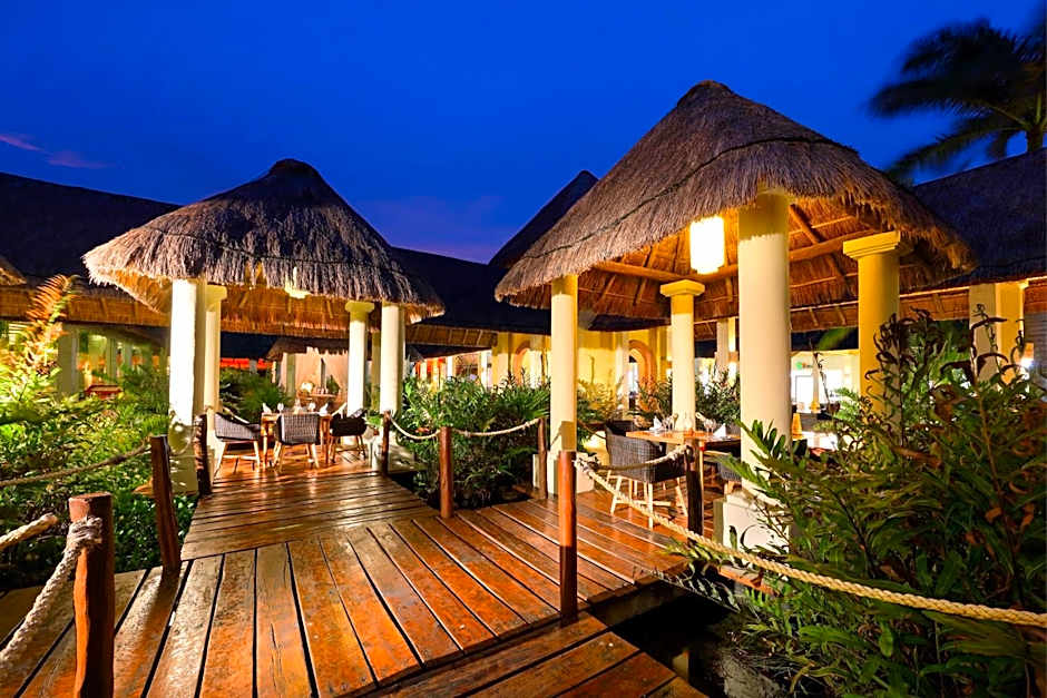 Family Selection at Grand Palladium Kantenah Resort & Spa- All Inclusive