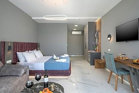 Studio with Partial Sea View