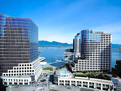 Deluxe City View Suite with 2 Double Beds