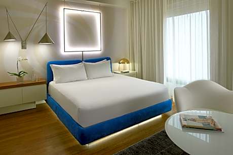 King Room with Bath Tub - Disability Access