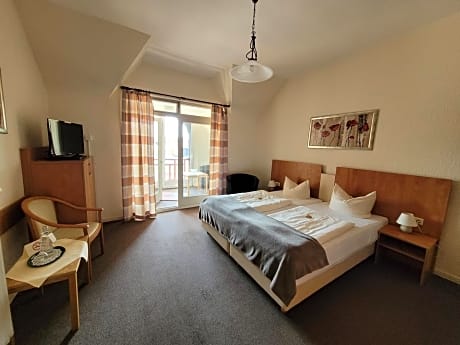 Budget Double Room - Annex Villa Germania