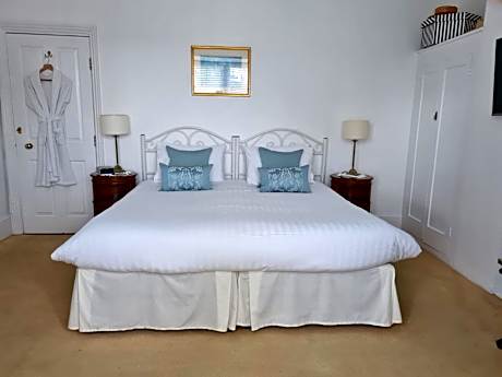 Twin Room with Private Bathroom