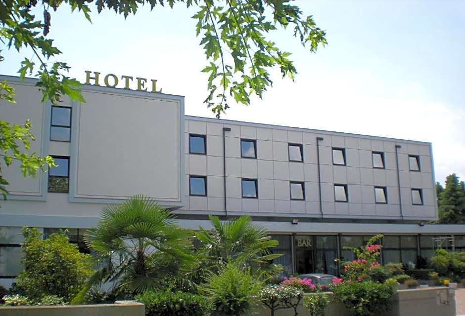 Hotel Turandot-Osteria-Pizzeria "Nanni'"