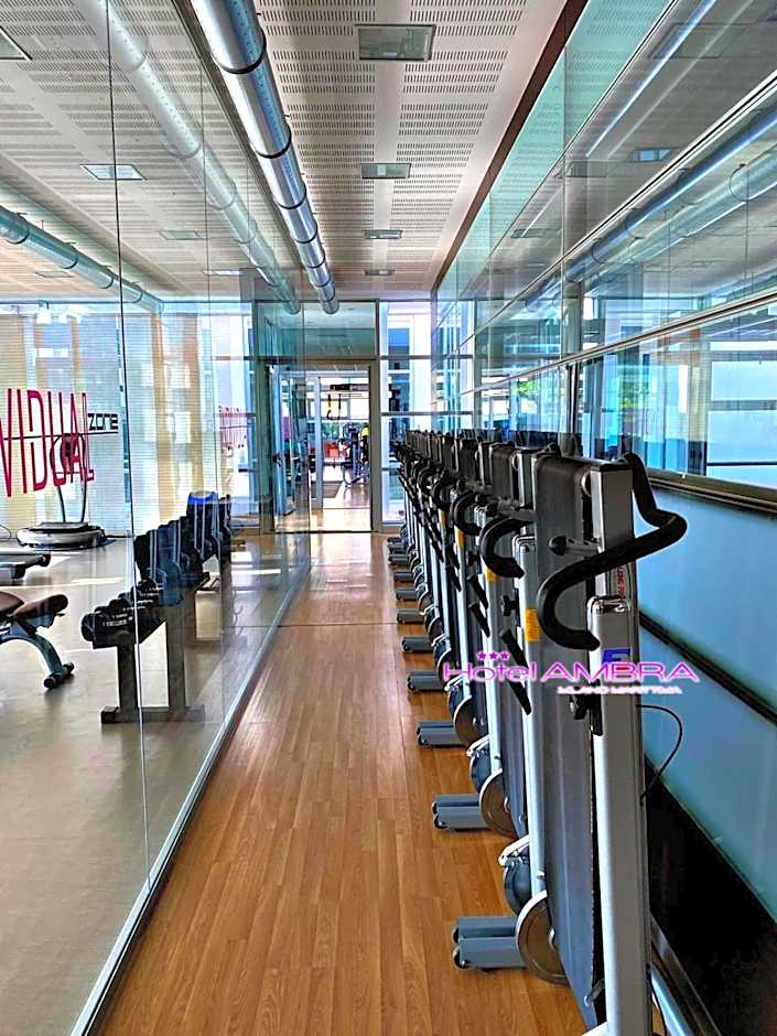 HOTEL AMBRA - Fronte Mare - Vicinissimi al Centro