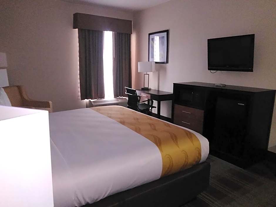 Quality Inn & Suites Mount Vernon