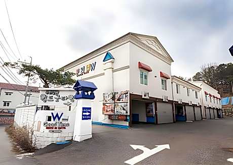 Paju Belita N Good Time Motel