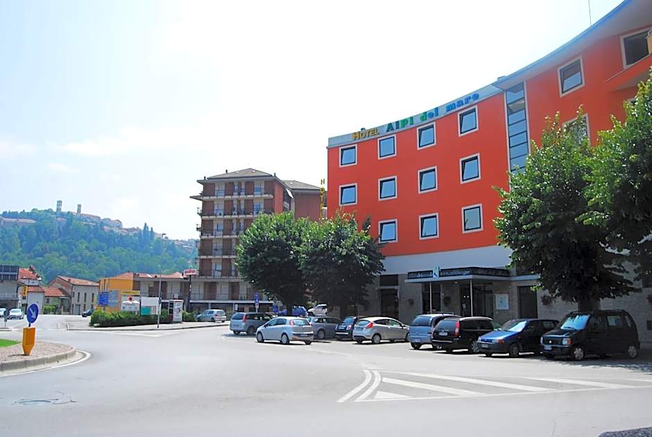 Hotel Alpi Del Mare