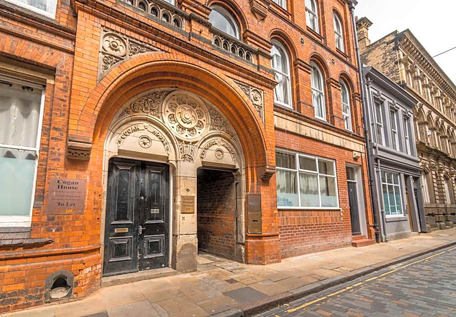 1 Bed Old Town City Studio near Theatre Suit Work or Leisure