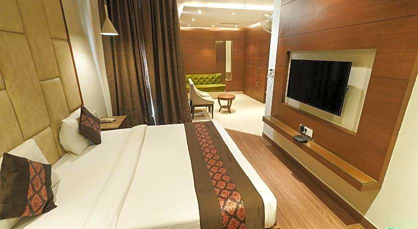 Hotel Maple Grand