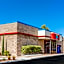 Days Inn by Wyndham Bradenton - Near the Gulf