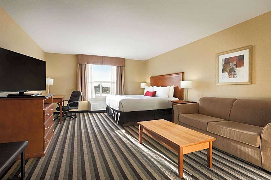 Days Inn & Suites by Wyndham Edmonton Airport