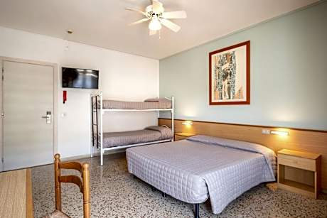 Classic Quadruple Room