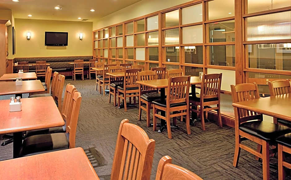 Holiday Inn Hotel and Suites-Kamloops By IHG