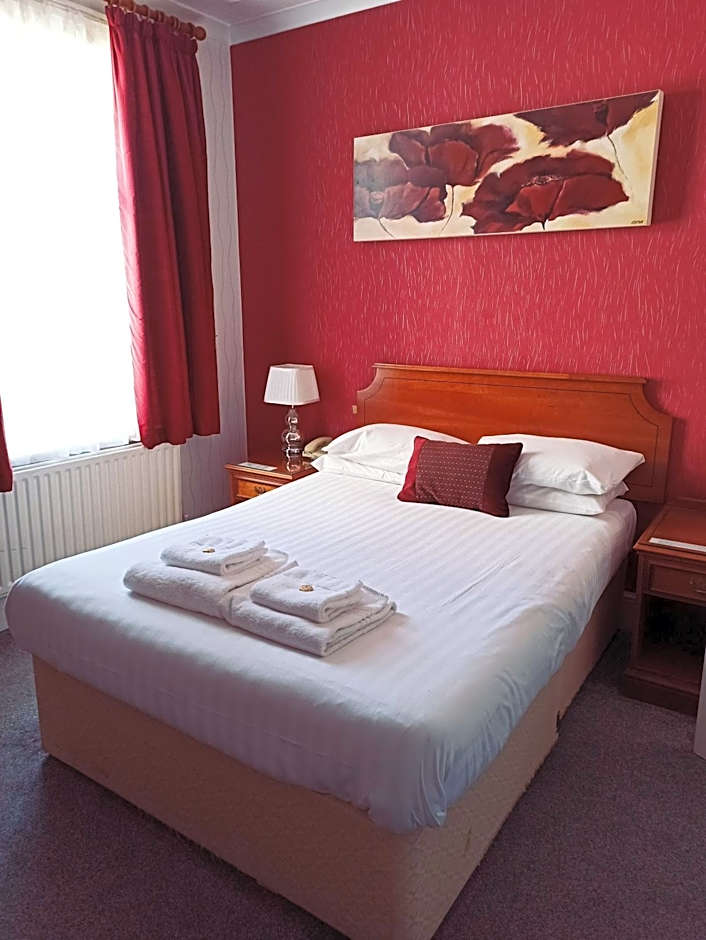 Crystal Hotel & Savour